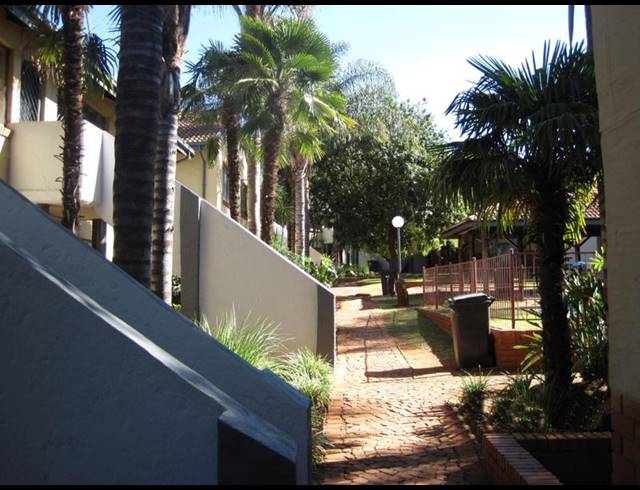 1 BEDROOM APARTMENT FOR SALE IN PHILIP NEL PARK